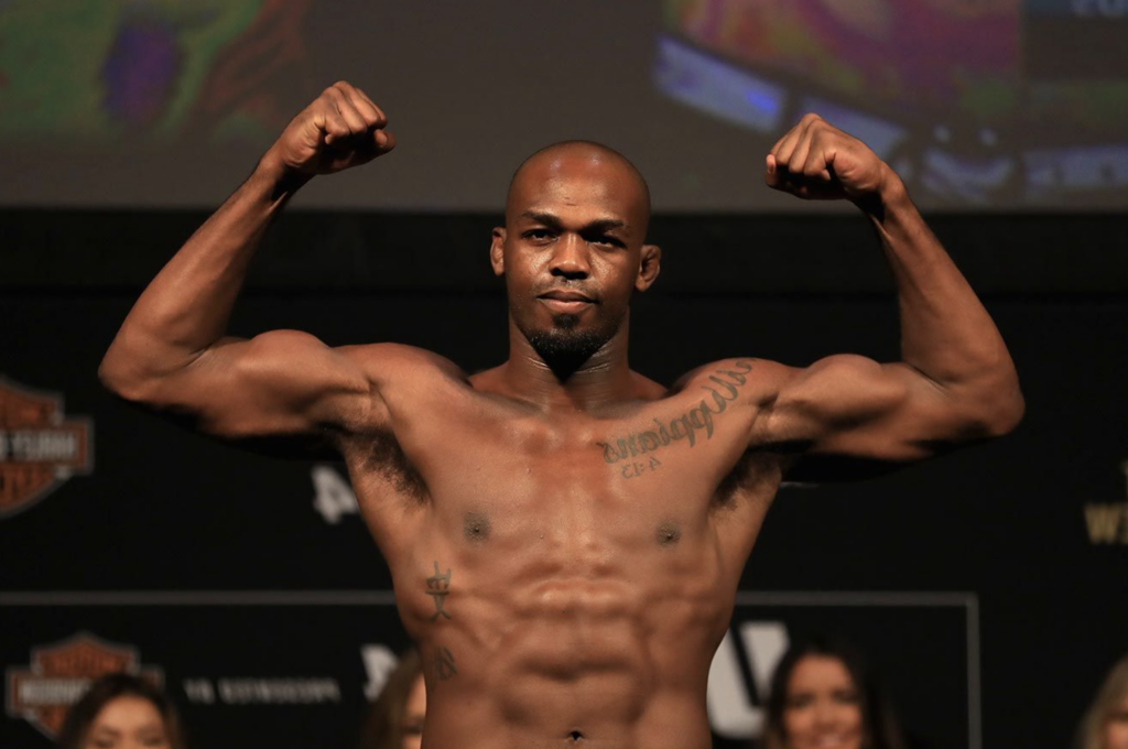 UFC-nin hazırkı ağır çəki çempionu Con Cons