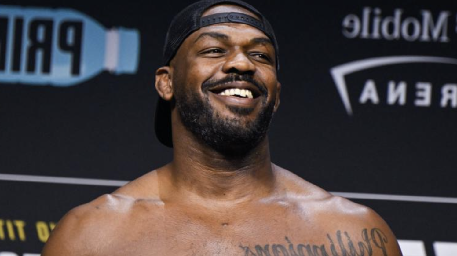 UFC titulu uğrunda mübarizə aparmazdan