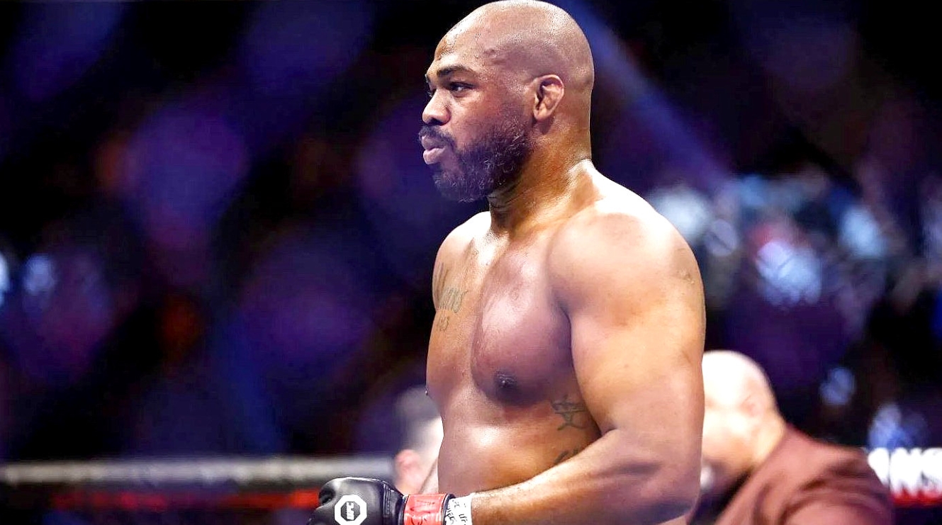 John Jones Ağ Evdəki döyüş üçün UFC-yə qayıdır