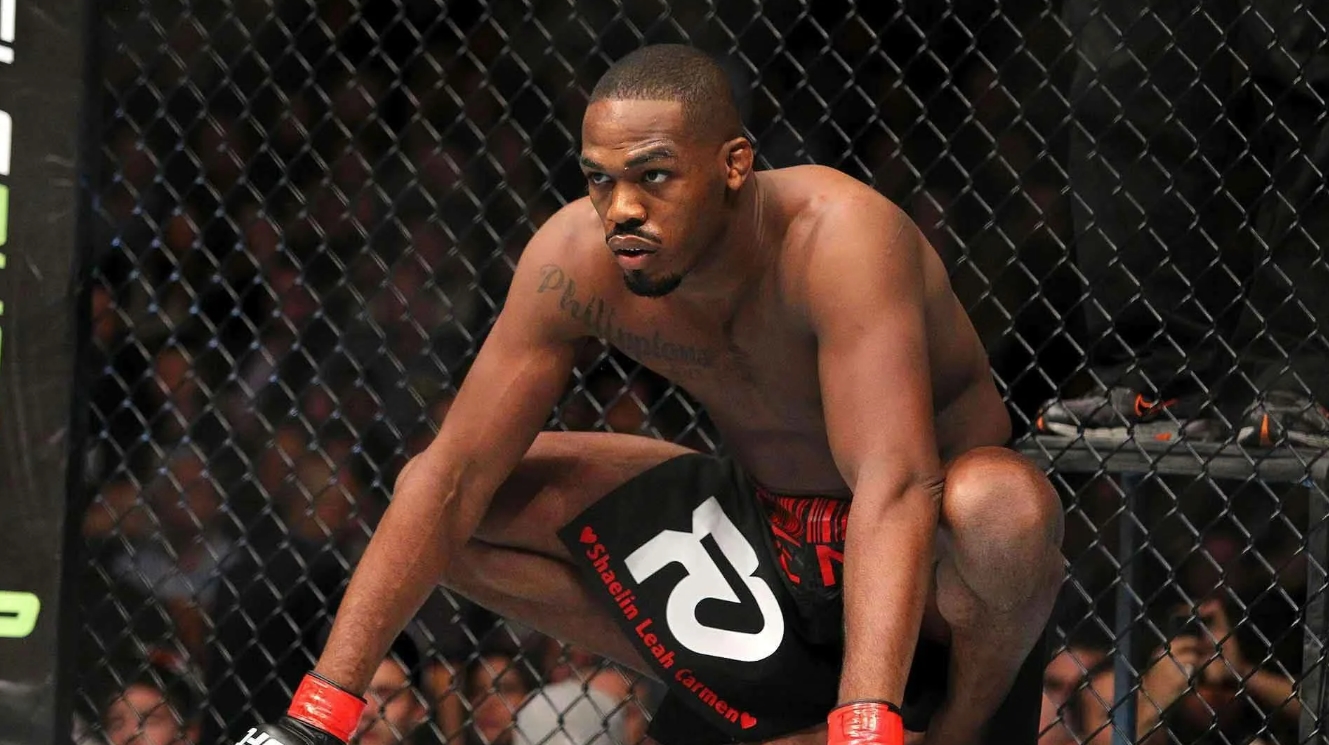 John Jones UFC tarixinin ən böyük döyüşçülərini adlandırdı