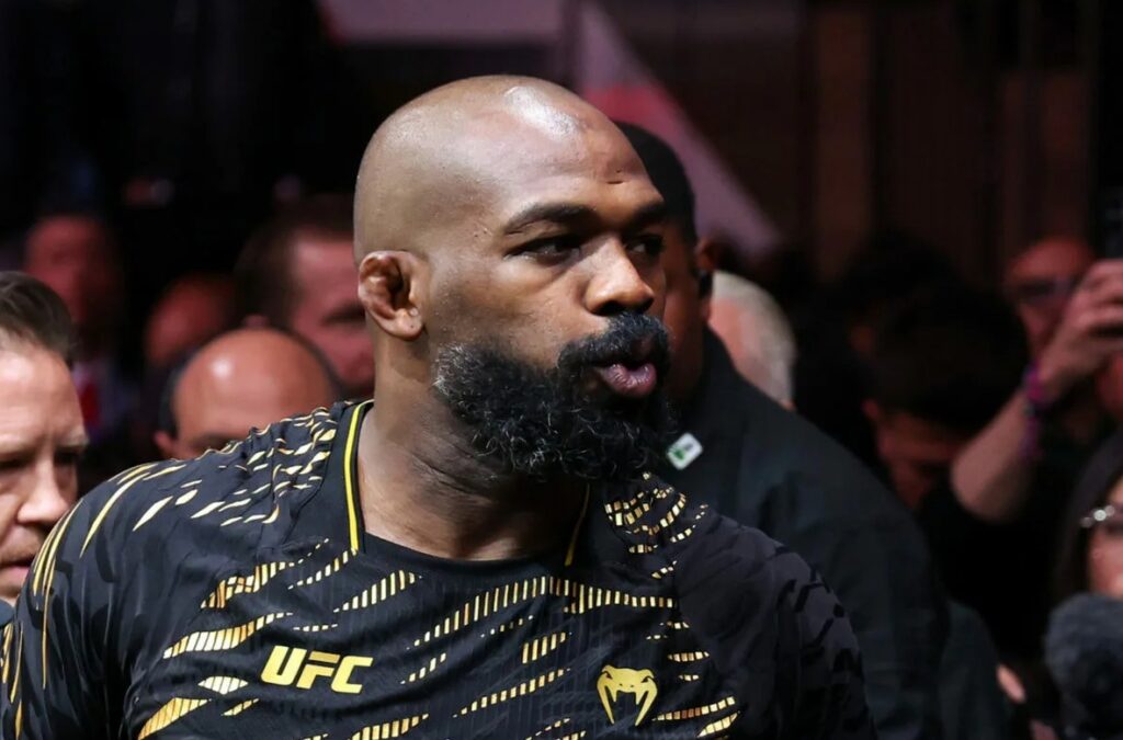 John Jones UFC-yə qayıtmaq üçün bir işarə